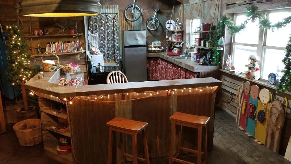 Rural Life On A Real Christmas Tree Farm! Hallmark Experience! Ozark Eksteriør bilde