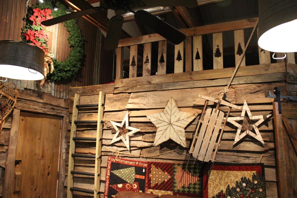 Rural Life On A Real Christmas Tree Farm! Hallmark Experience! Ozark Eksteriør bilde
